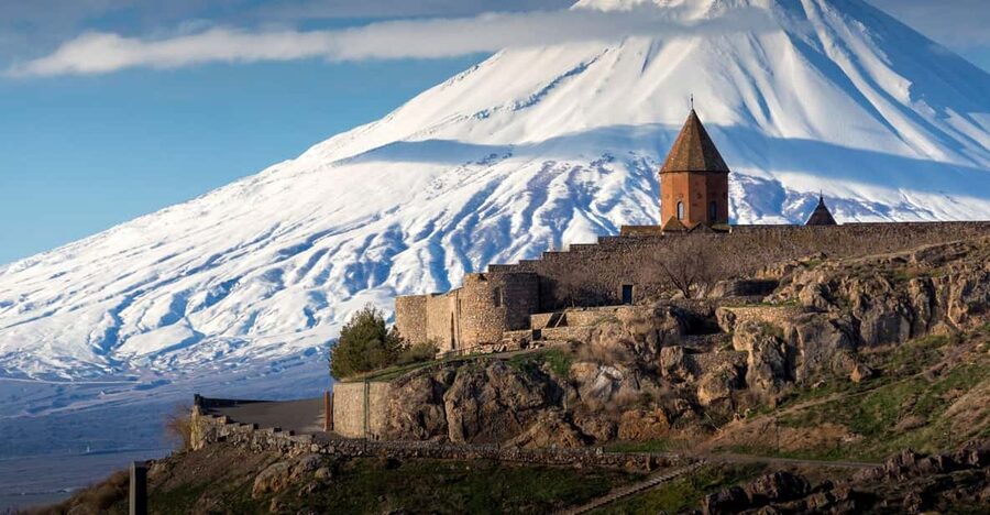 A breathtaking tour of Khor Virap with wine tasting included - The tasting: Armenian grapes, Ararat Valley terroir, and a Pope Francis link