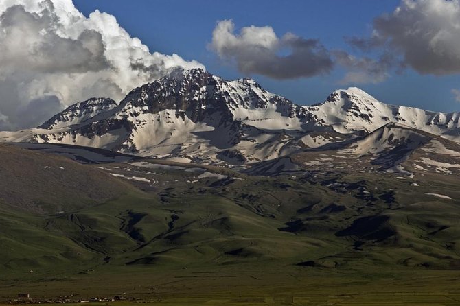 Daily jeep-hike tour to Aragats Mountain - Key highlights that make this day trip work