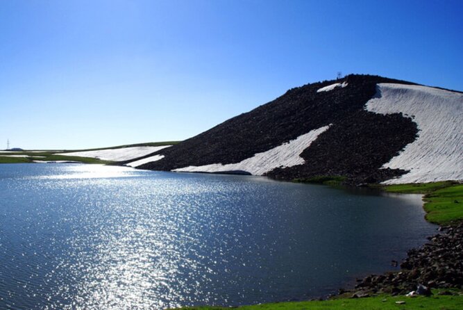 Day Tour to Amberd Fortress Aragats and Kari Lake From Yerevan - Ohanavank and Saghmosavank: monasteries set above Kasagh Gorge