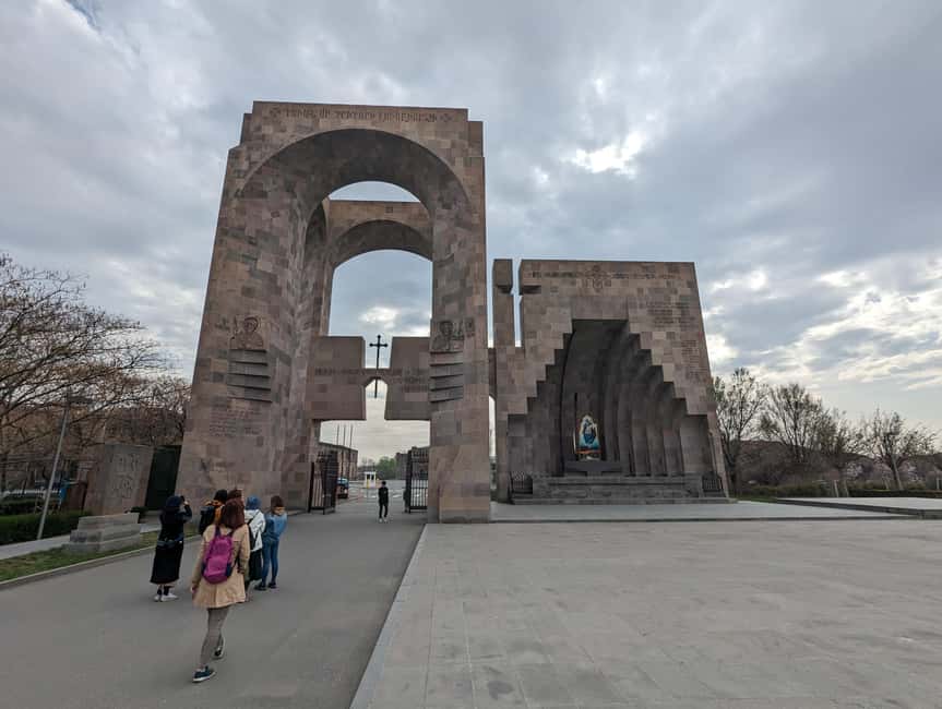 Enlightened Armenia: Echmiadzin, Khor Virap, Noravank, Areni - Lusarat Lunch: The Part You’ll Remember Most