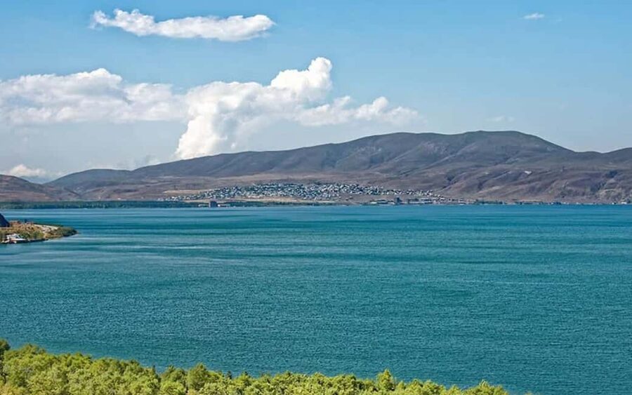 From Yerevan: Off-Road and Horseback Riding Adventure Tour - Lake Parz and a zipline pause near Dilijan