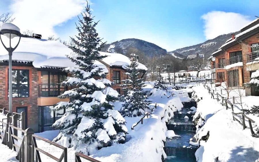 From Yerevan: Winter Private Tour to Tsaghkadzor & Kecharis - Ski or snowboard time: choosing your level and budgeting the extras
