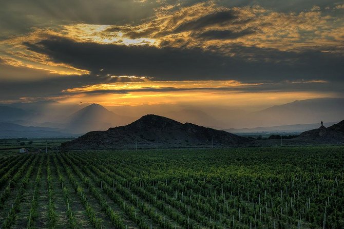 Group tour: Khor Virap, Noravank, Areni Winery and Cave - Snacks, water, and how lunch fits into the plan