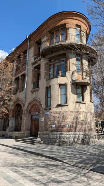 Gyumri: Private Guided Walking Tour By A Local Guide - Gorka Park and local tales: humor that feels like a real welcome