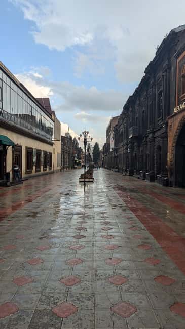 Gyumri: Private Guided Walking Tour By A Local Guide - Price and time: why $25 works for most visitors