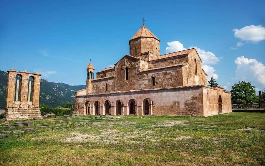 Haghpat, Sanahin & Odzun, Mendz Er or Zarni - Parni Caves - Why this Lori day trip feels like a best-of album