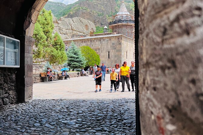Khor Virap, Garni, Geghard,Azat Reservoir Highlights:Private tour - Charents Arch at 1,500 meters: a quick cultural breather