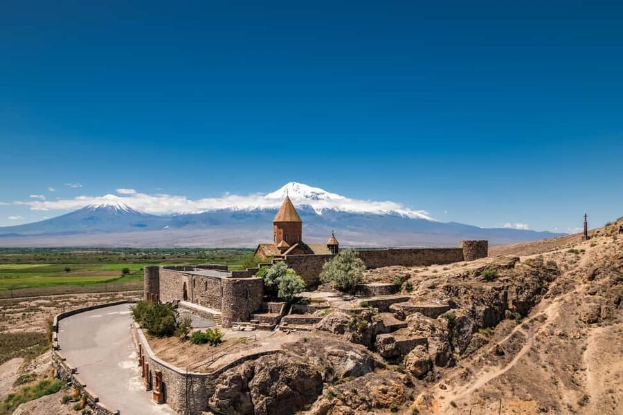 Khor Virap, Noravank and Birds' Cave Trip with Wine Tasting - Quick Hits: Khor Virap to Areni-1, then wine in Areni