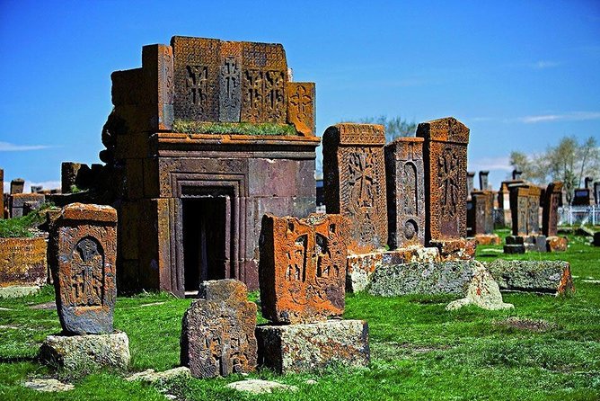 Lake Sevan, Hayravank, Noratus, Selim Pass, Jermuk, Areni - Areni wine tasting: three types in the wine region