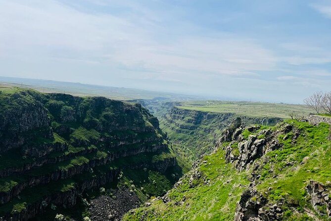 Mount Aragats,Amberd Fortress,Alphabet Monument, Saghmosavank - Mount Aragats: what 20 minutes gives you at the highest point