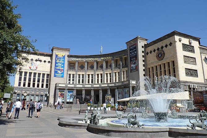 Observing city tour in Yerevan - Swan Lake and the missing swans story
