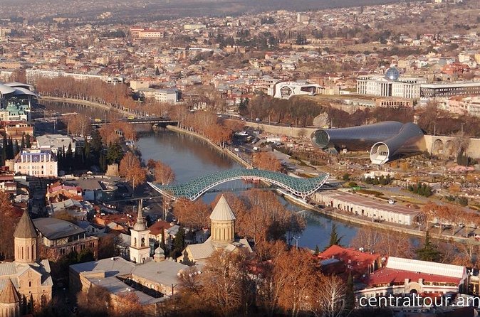 One way private Transfer Yerevan-Tbilisi - Road trip basics, what you are actually buying
