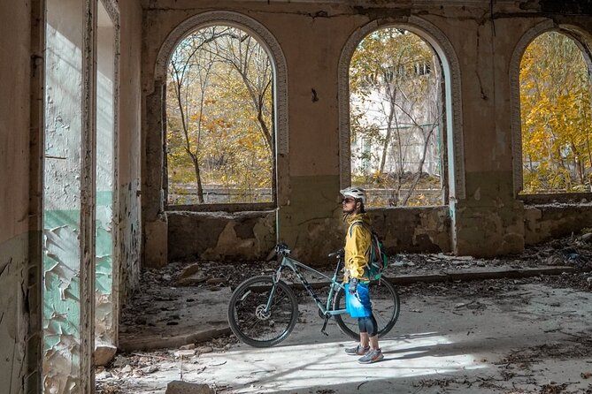 Photography tour in Yerevan (Yerevan city tour) - Outdoor icons: fountains, parks, statues, and the small surprises