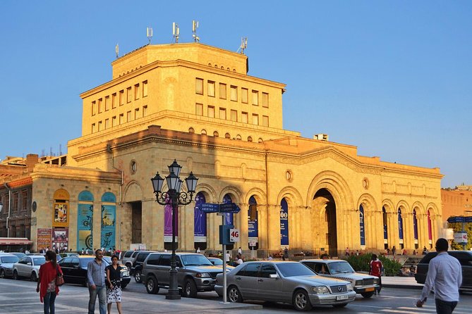 Private sightseeing and walking tour in Yerevan - Parliament area outside viewing: the quick check-in you can’t skip