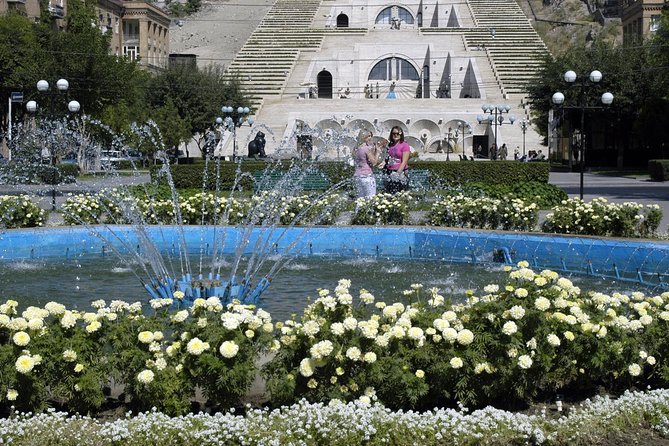 Private sightseeing and walking tour in Yerevan - Stop 4: Victory Park, where the city view does the talking