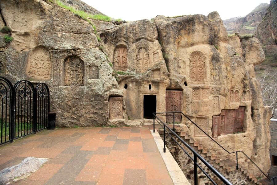 Private tour to Garni, Geghard, Symphony of Stones - Garni Gorge and the Symphony of Stones: Basaltic Organ in hexagons