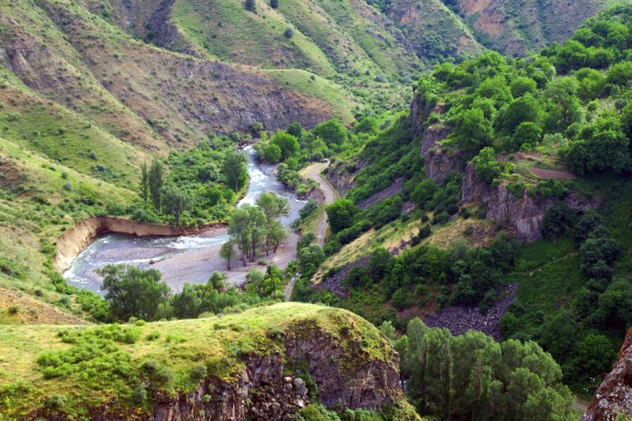 Private tour to Garni, Geghard, Symphony of Stones - Who should book this Garni, Geghard, and Symphony of Stones tour