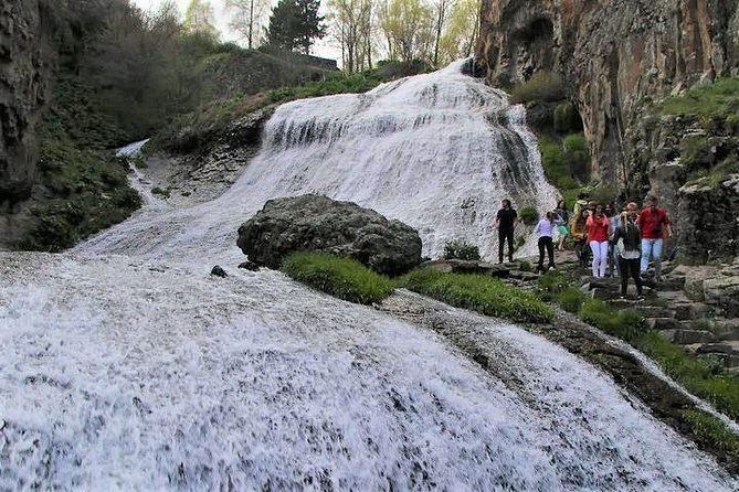 Private tour to Khor Virap, Hin Areni wine factory (tasting), Noravank, Jermuk - Private Khor Virap, Noravank, Areni wine, and Jermuk, stitched into one day