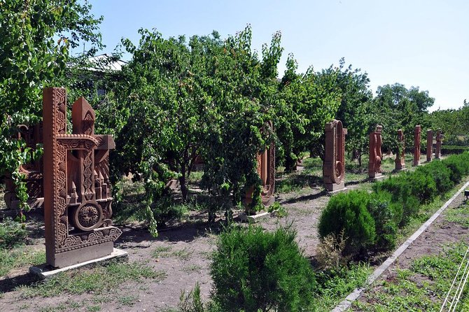 Private tour to Oshakan, Karmravor, Hovhanavank, Saghmosavank monasteries - Oshakan and St. Mesrop Mashtots: The Alphabet Has a Home