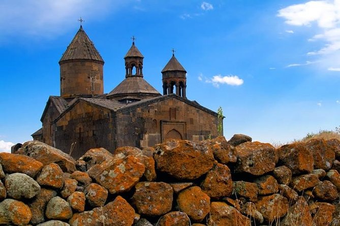 Private tour to Saghmosavank, Karmravor, Oshakan, Hovhannavank - Stop 1: Oshakan Church, Saint Mesrop Mashtots, and the alphabet link
