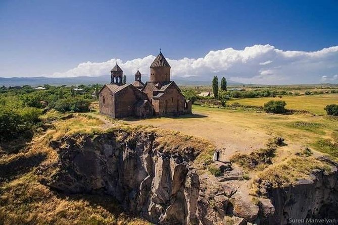 Private tour to Saghmosavank, Karmravor, Oshakan, Hovhannavank - Stop 3: Hovhannavank Monastery above the Kasakh gorge