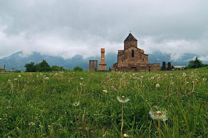 Private tour to UNESCO heritage Haghpat and Sanahin monasteries and Odzun church - Choosing the Guide Language: English or Russian, Both Useful