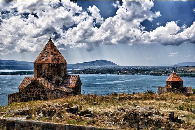 Private Tour: Tsaghkadzor, Sevan lake,Sevanavank, Dilijan, Haghartsin monastery - Lake Sevan at 1,900 m, plus why timing and wind matter