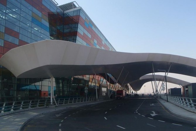 Private Transfer from Zvartnots International Airport to the hotels of Yerevan - Zvartnots Airport Pickup With a Name Sign and Luggage Help