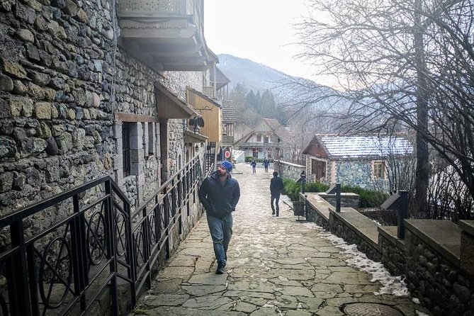 Private Transfer & Tour from Tbilisi to Yerevan or Yerevan to Tbilisi - Your English-speaking guide and why the ride matters, not just the stops