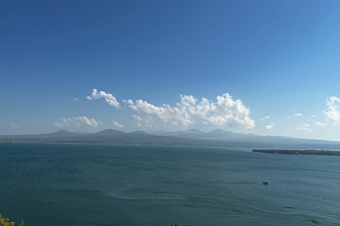 Private Yerevan ↔ Tbilisi Transfer with Scenic Lake Sevan Stop - Private Yerevan to Tbilisi, with a scenic Lake Sevan detour