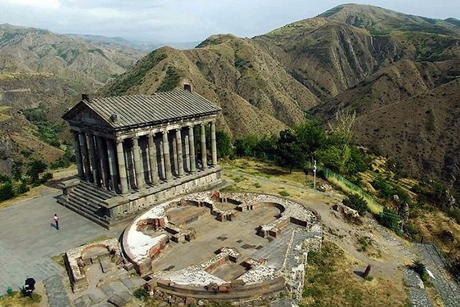 Symphony of Stones, Garni, Geghard, photo stop at Charents arch - Charents Arch: a fast stop with real name power
