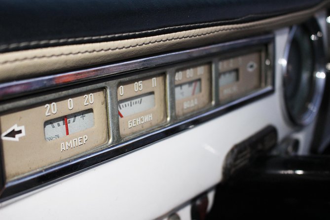 Yerevan city tour with drinks in a classic car with photography - Cafesjian Center for the Arts: a fast architecture moment