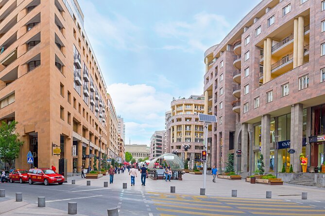 Yerevan: Private Sightseeing Tour - Victory Park and Mother Armenia: strength, symbolism, and wide views