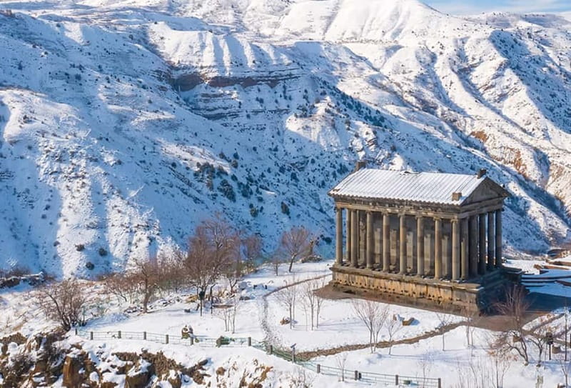 Yerevan to Tbilisi Day Tour: Unveiling Transcultural Wonders - Twilight arrival in Tbilisi: setting yourself up for the next day