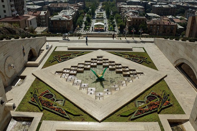 Yerevan tour in a retro Lada with drinks (Yerevan city tour) - The guide experience: what “very good English” actually means for you
